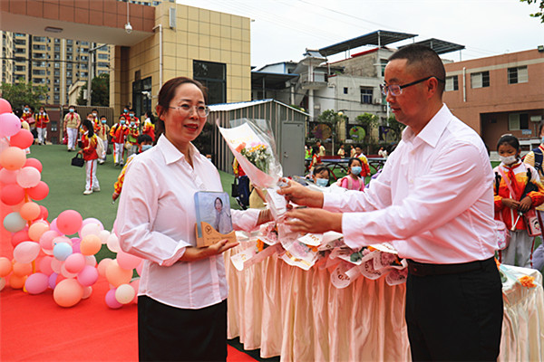 石泉县城关第一小学图片