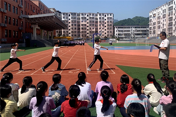 石泉县城关二小图片